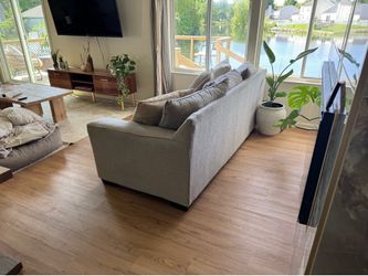Modern Light Gray Sofa & Loveseat Set – Excellent Condition
