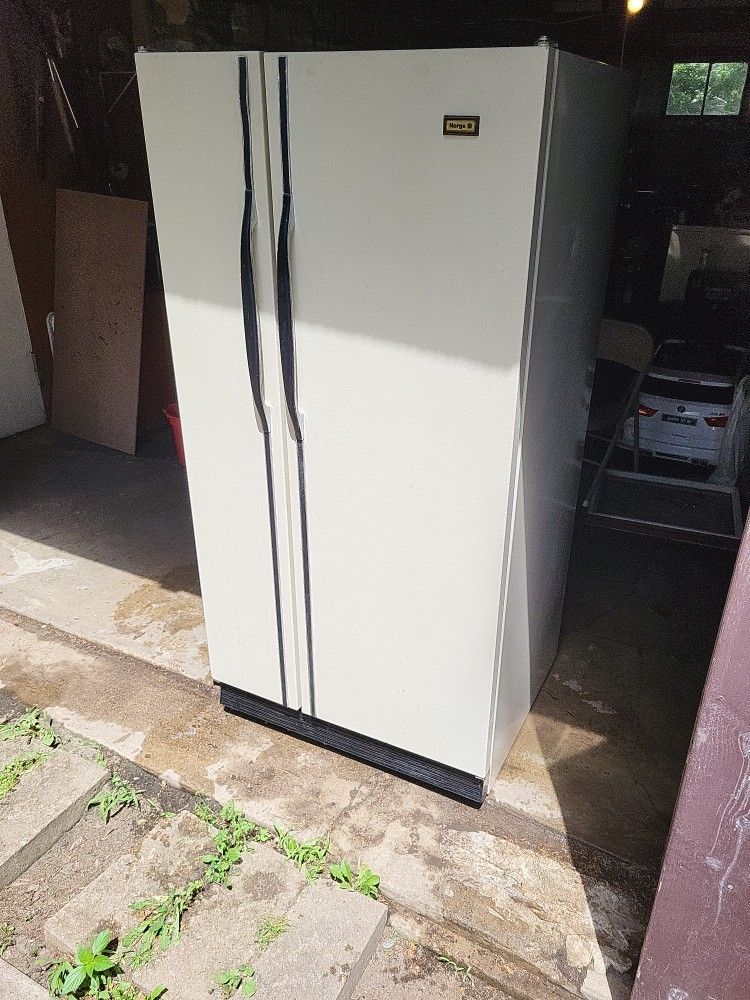Norge Refrigerator