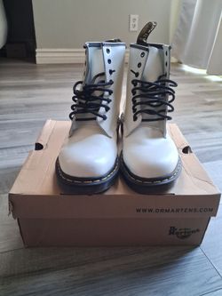 Dr. Martens White Boots Size 9 Men's Original Box