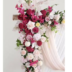 Arch Wood  7.45 Feet With Decor Flowers And 3 Fabric