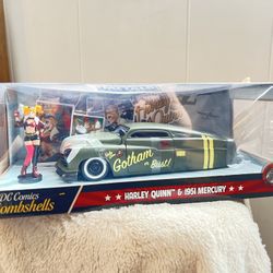 Jada 1/24 Scale 30456 - Harley Quinn & 1951 Mercury - DC Comics Bombshells