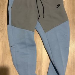 Nike tech pants 