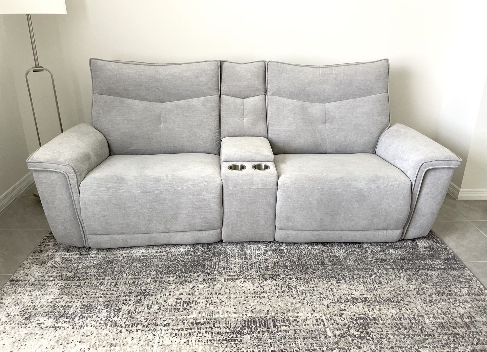 Loveseat Power Reclining, Grey, Mint Condition 