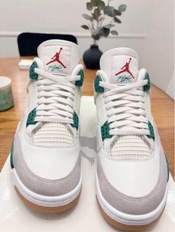Jordan 4 Pine Green