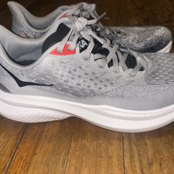 Hoka Mach 6