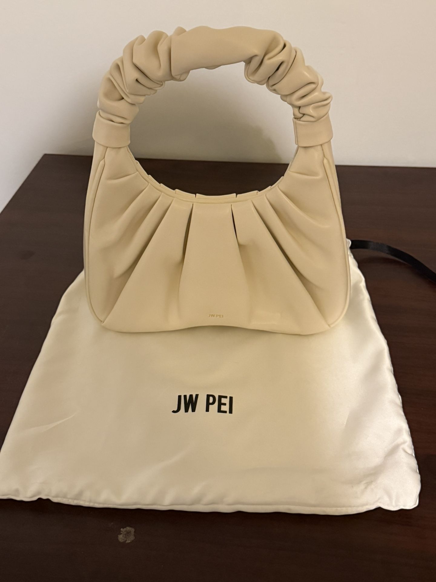 JW PEI purse