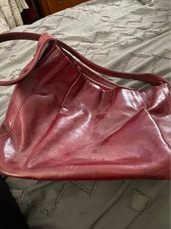 Medium burgundy purse