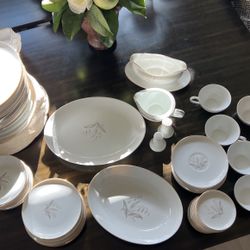 71 Pc Kaysons Fine China Set