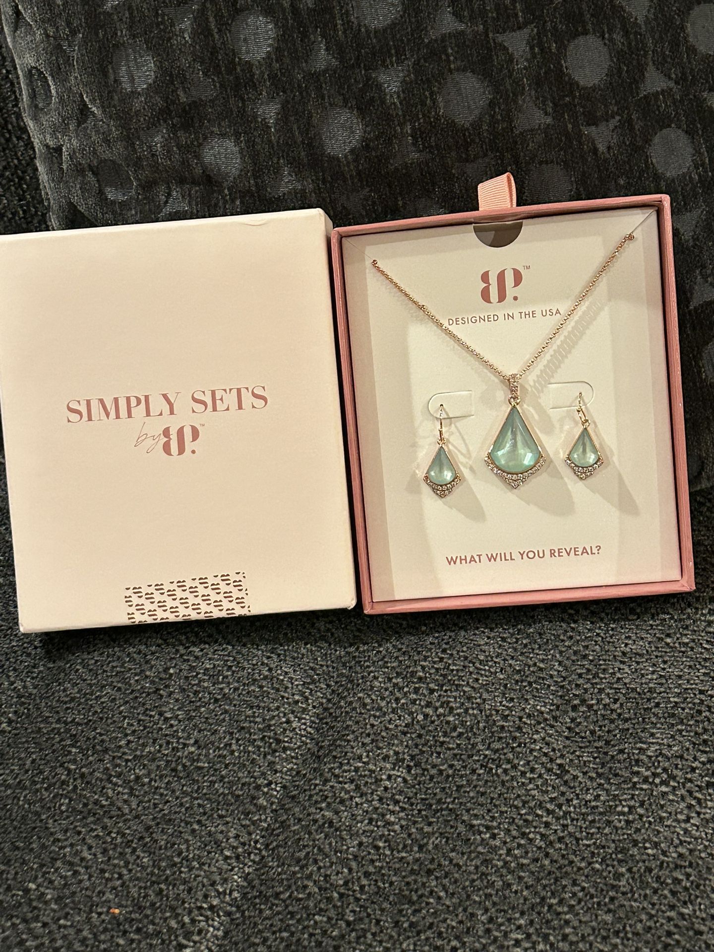 Simply Set Bomb Party (Revealed Jewelry)
