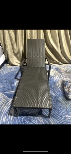 Tropitone Chaise Lounge Chairs