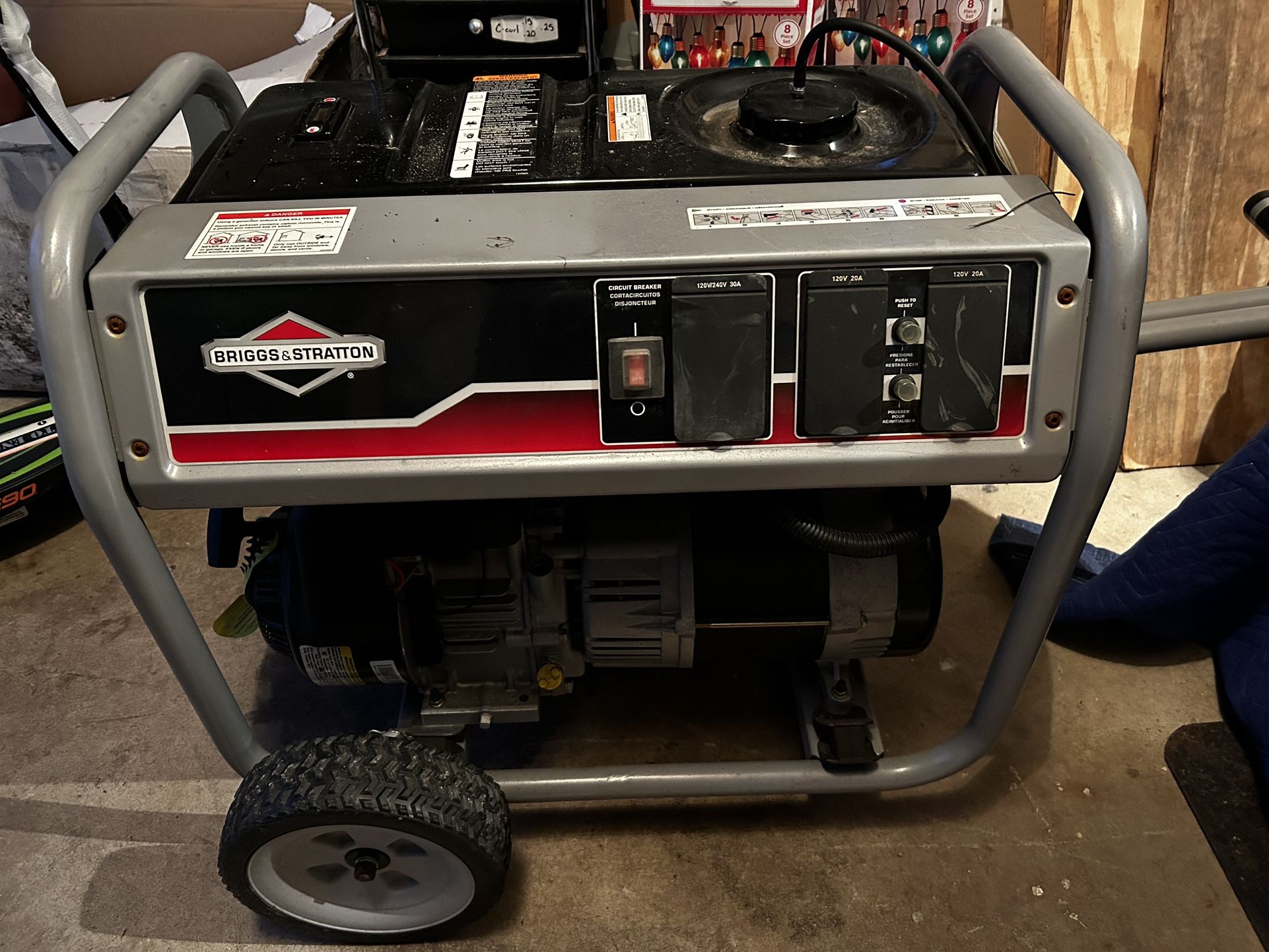 Briggs and Stratton 1650 Series Generator 5000 Watt for Sale in