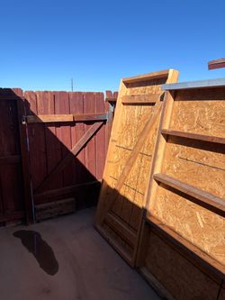 Storage  OSB panels/ 2x4 framed/ needs to be gone today