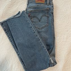 Women Levi Skinny Jeans