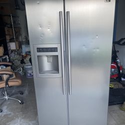 Refrigerator 
