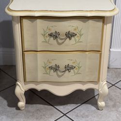 🌟 For Sale: Vintage Light Butter Yellow Nightstand with Two Drawers 🌟