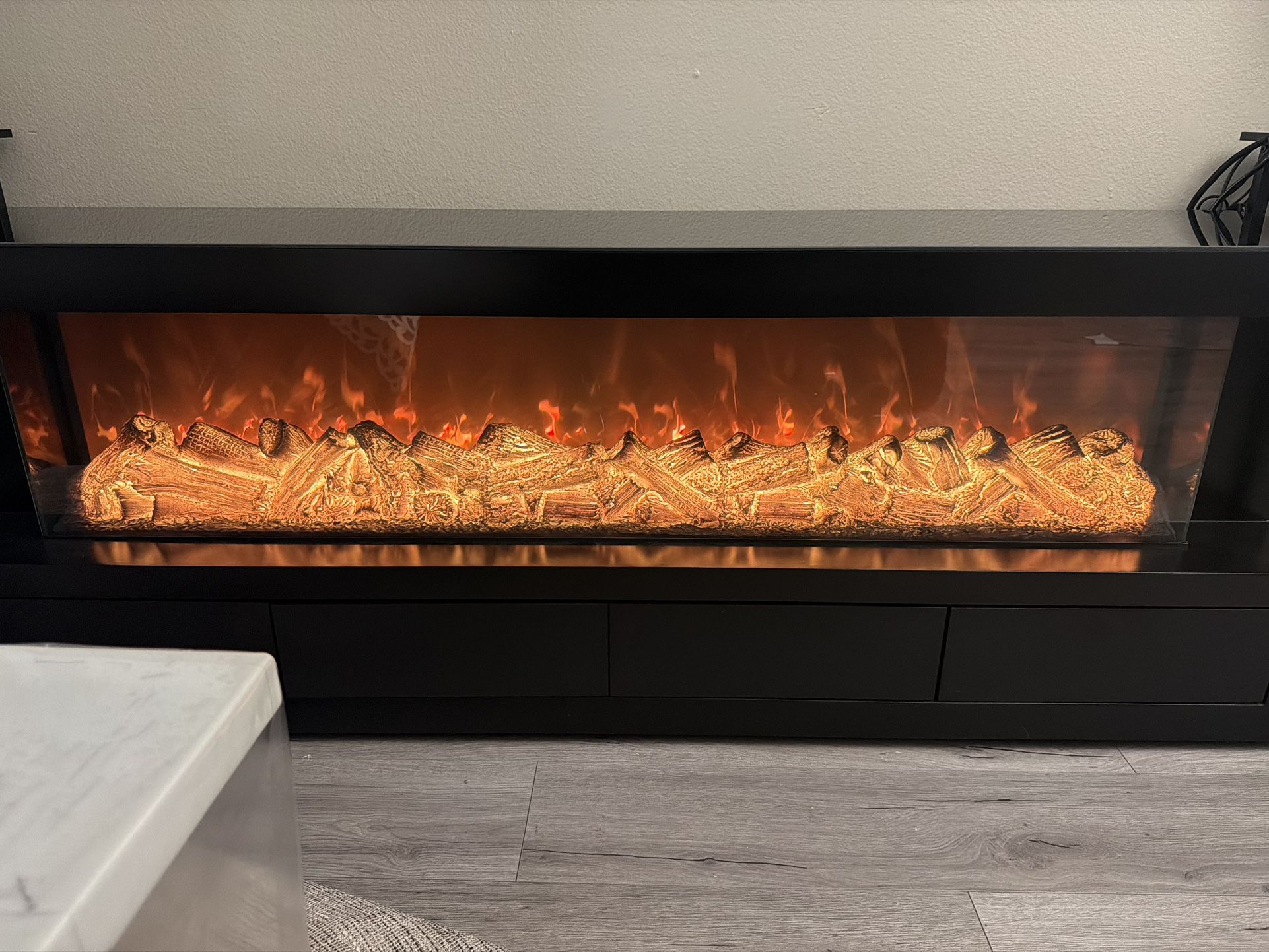 LED/ Fireplace With Bluetooth More Than 5 Color In The Fire
