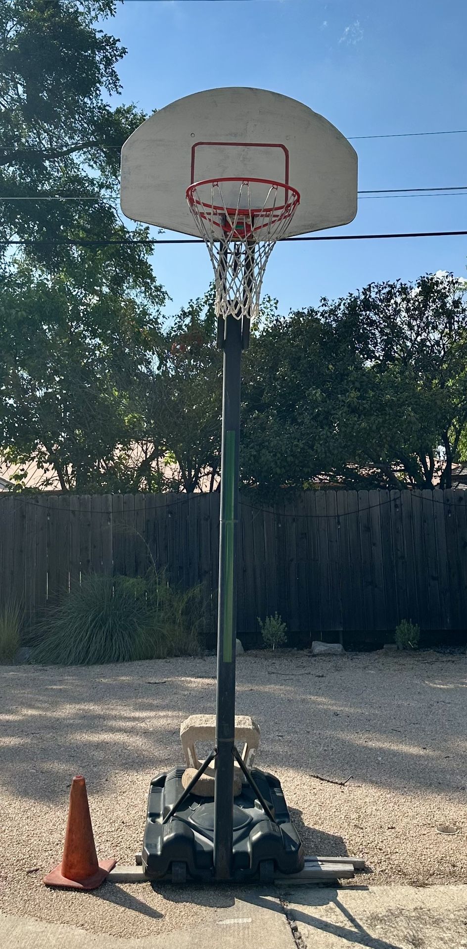 FREE BASKETBALL Adjustable Hoop