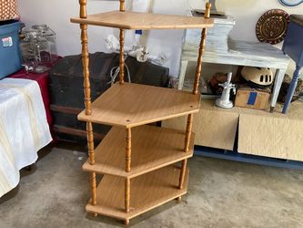 Corner shelf