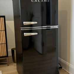 Retro Refrigerator Apartment Size New