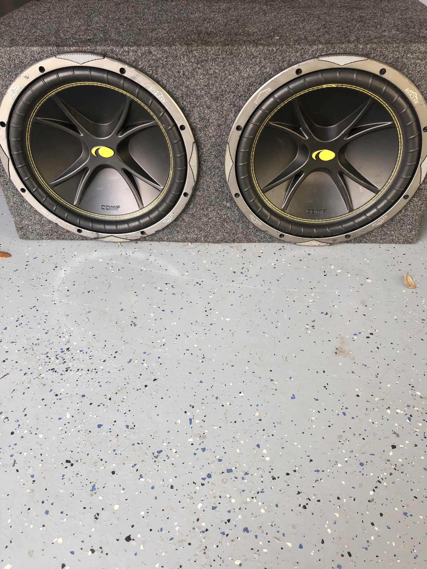 Subwoofer with 1000 w amp