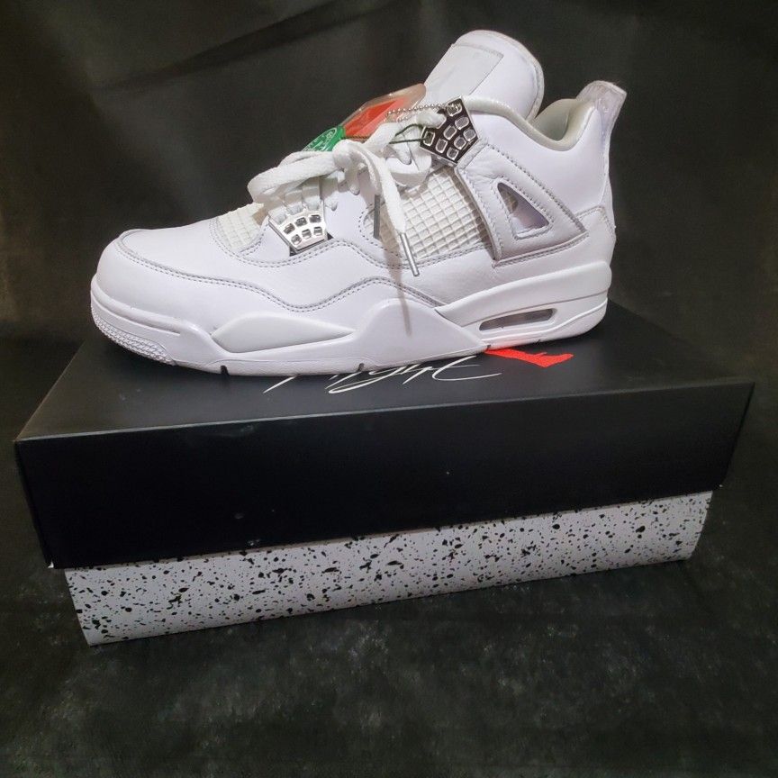 Retro 4, Jordan Pure money, White/ Mettallic. MEN 10.5 VERIFIED