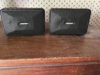 Bose101 bookshelf Speakers 