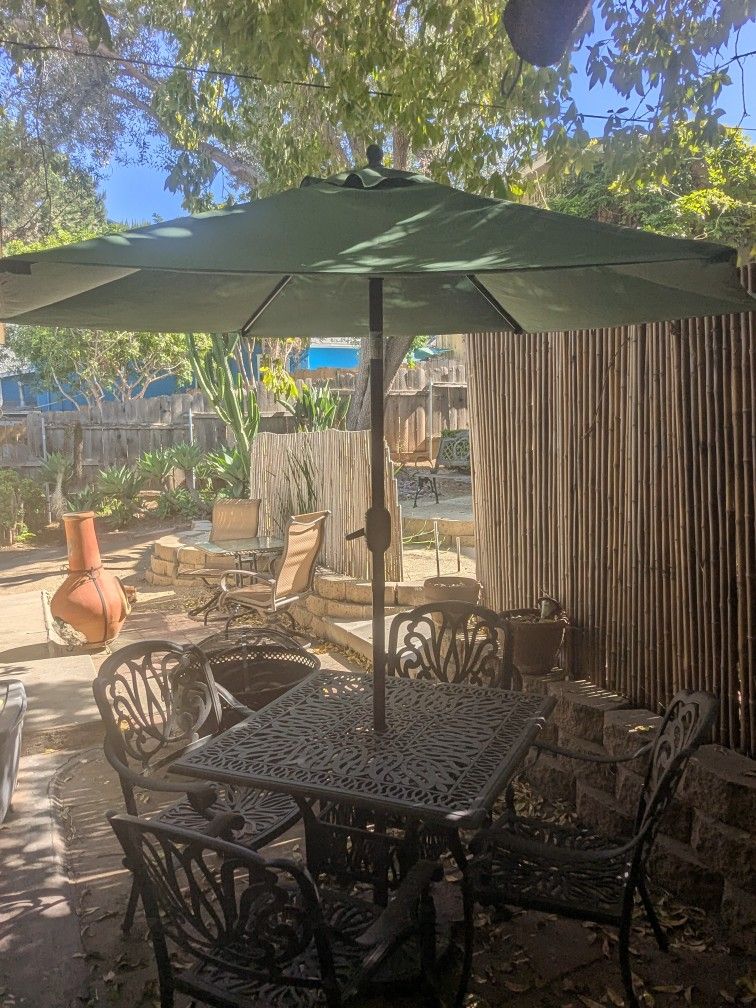 Nice Metal Patio Set With Umbrella