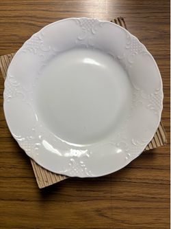 2pc Haas and Czjzek Porcelsin plates