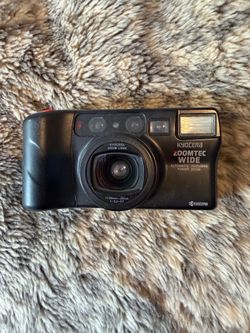 Kyocera Yashica Zoomate wide 35mm Point & Shoot Film Camera