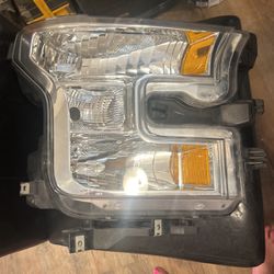 Headlight Replacements For A 2015 Ford F150