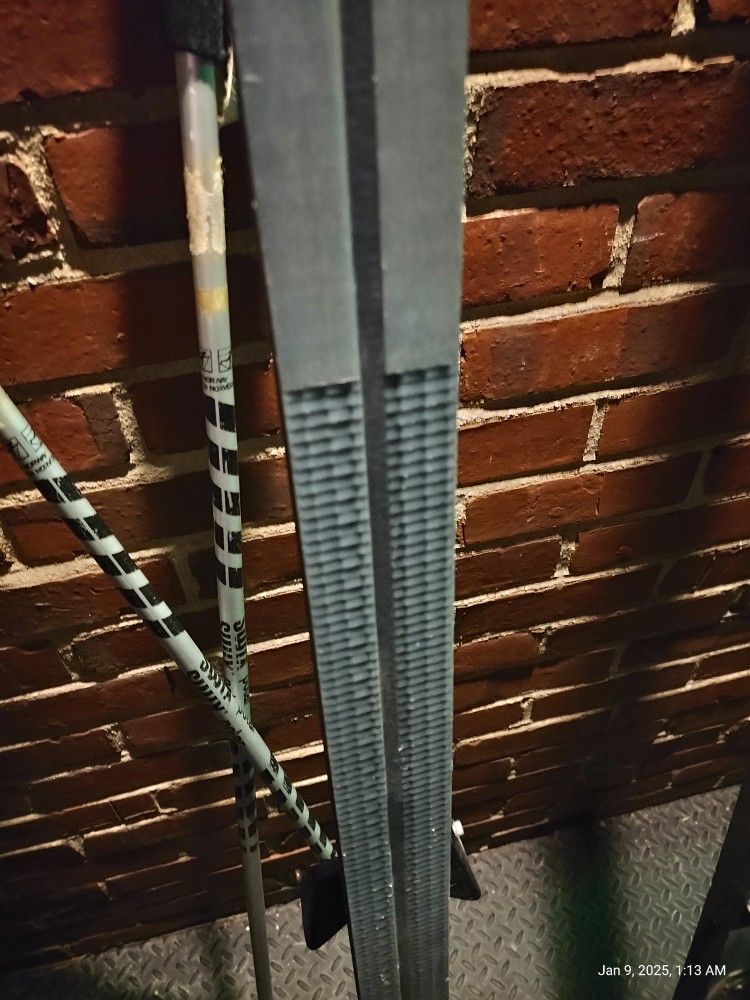 Finlandia 190 cm Waxless Cross-Country Skiis & Poles