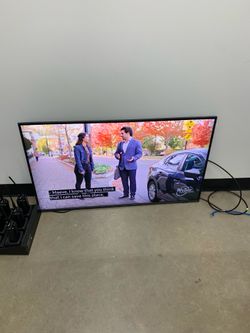 40 in Samsung smart tv with mount