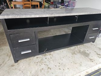 Entertainment center