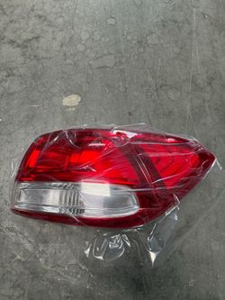 Rear Right Passenger Side Outer Halogen Tail Light Assembly Fit for Kia Sorento L/LX/EX/SX 2016 2017 2018