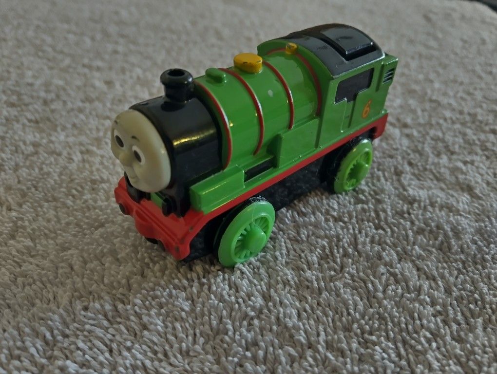 THOMAS AND FRIENDS PERCY THE LITTLE GREEN ENGINE