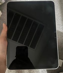 Silver IPad A16 2025