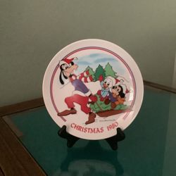 Disney Christmas Plate 1980