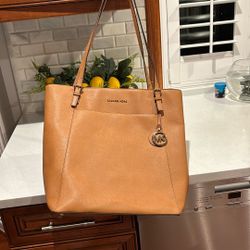 Michael Kors Tan Tote- Perfect Condition