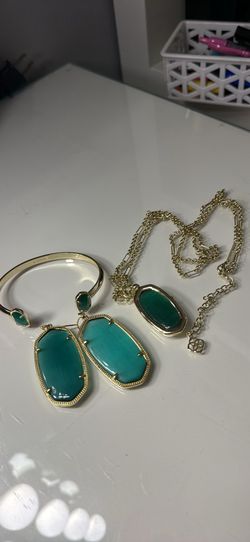 Kendra Scott Necklace Set