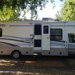 2012 Fleetwood Jamboree 32'