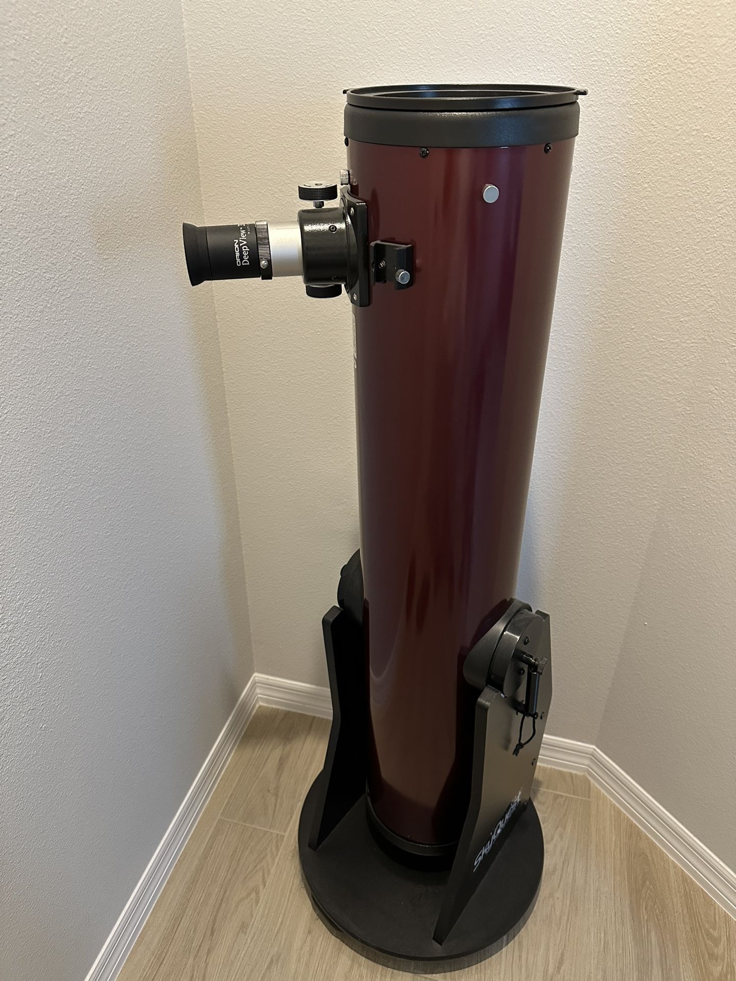 Orion Limited Edition SkyQuest XT8 Classic Dobsonian Telescope for Sale ...