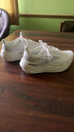 Brooks sneakers platform