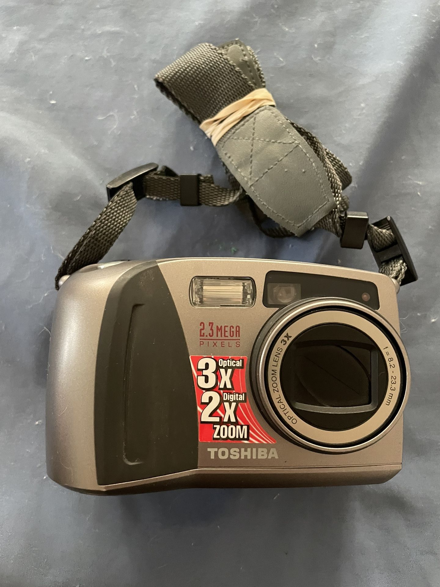 Toshiba PDR-M61 Digital Camera Looks New As Is! Been Taken Care Of!!