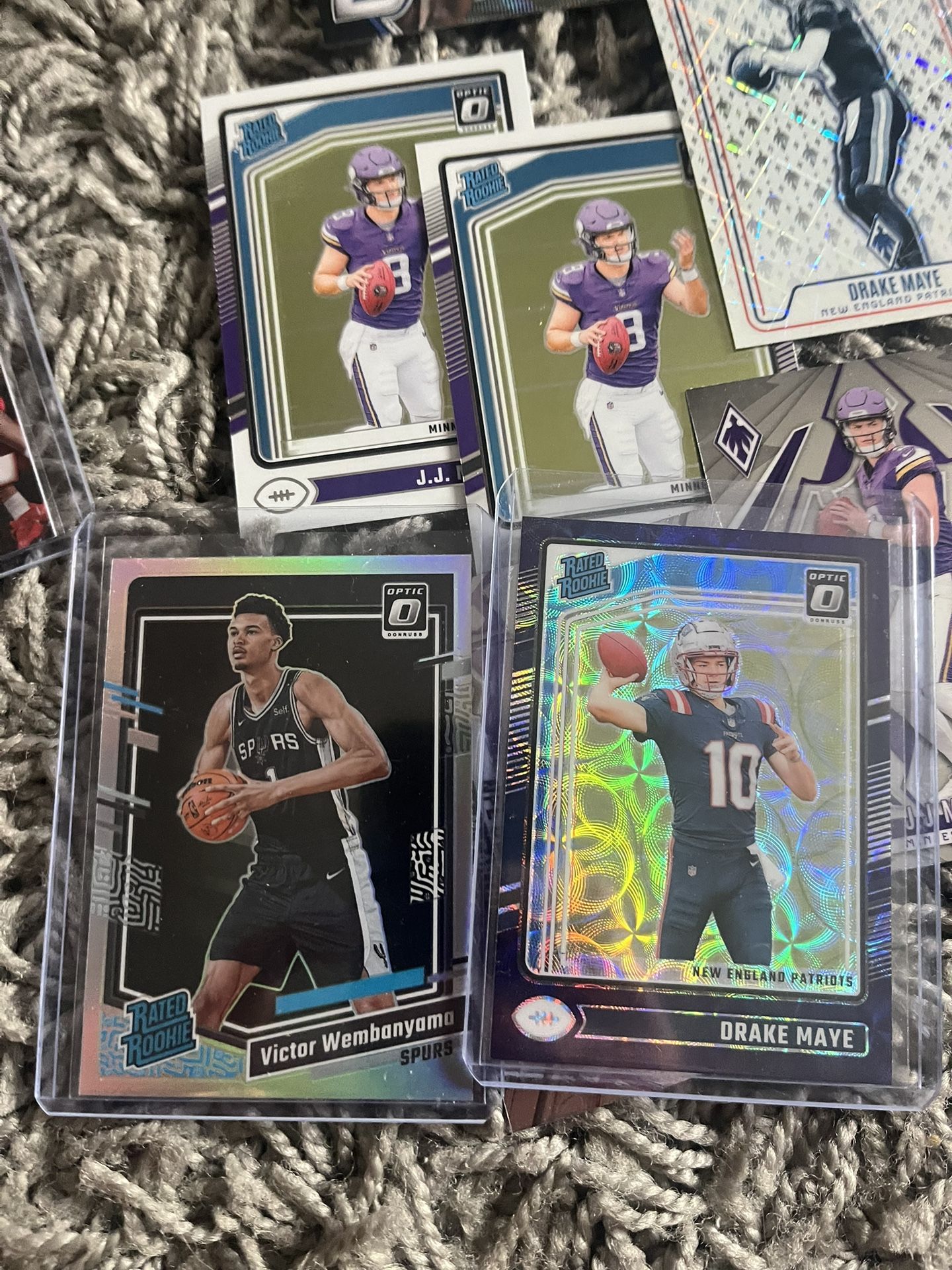 Sports Card Lot Wemby Silver Holo Rookie !