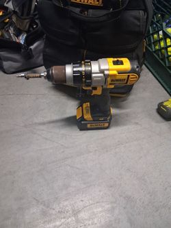 Dewalt power tools backpack a bunch of bit cases