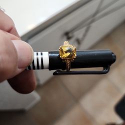 Yellow fourteen carigo ring size eight