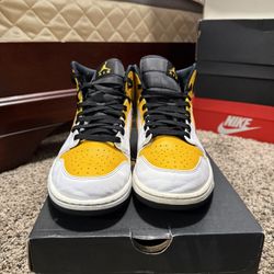 Air Jordan 1 Mid Gold 