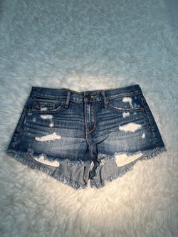 NWOT: Hollister Size 5 Distressed Mid rise Jean shorts NWOT