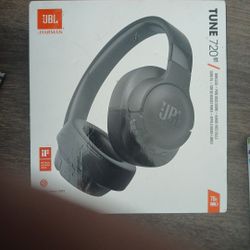 Jbl Tune720 Bluetooth Headphones