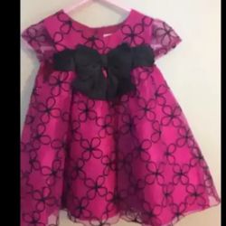 BEAUTIFUL LITTLE GIRLS DRESS........ CHECK OUT MY PAGE FOR MORE ITEMS